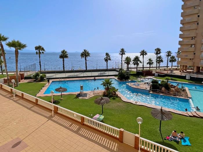 apartamento de dos dormitorios/ lmb1786 en La Manga Del Mar Menor